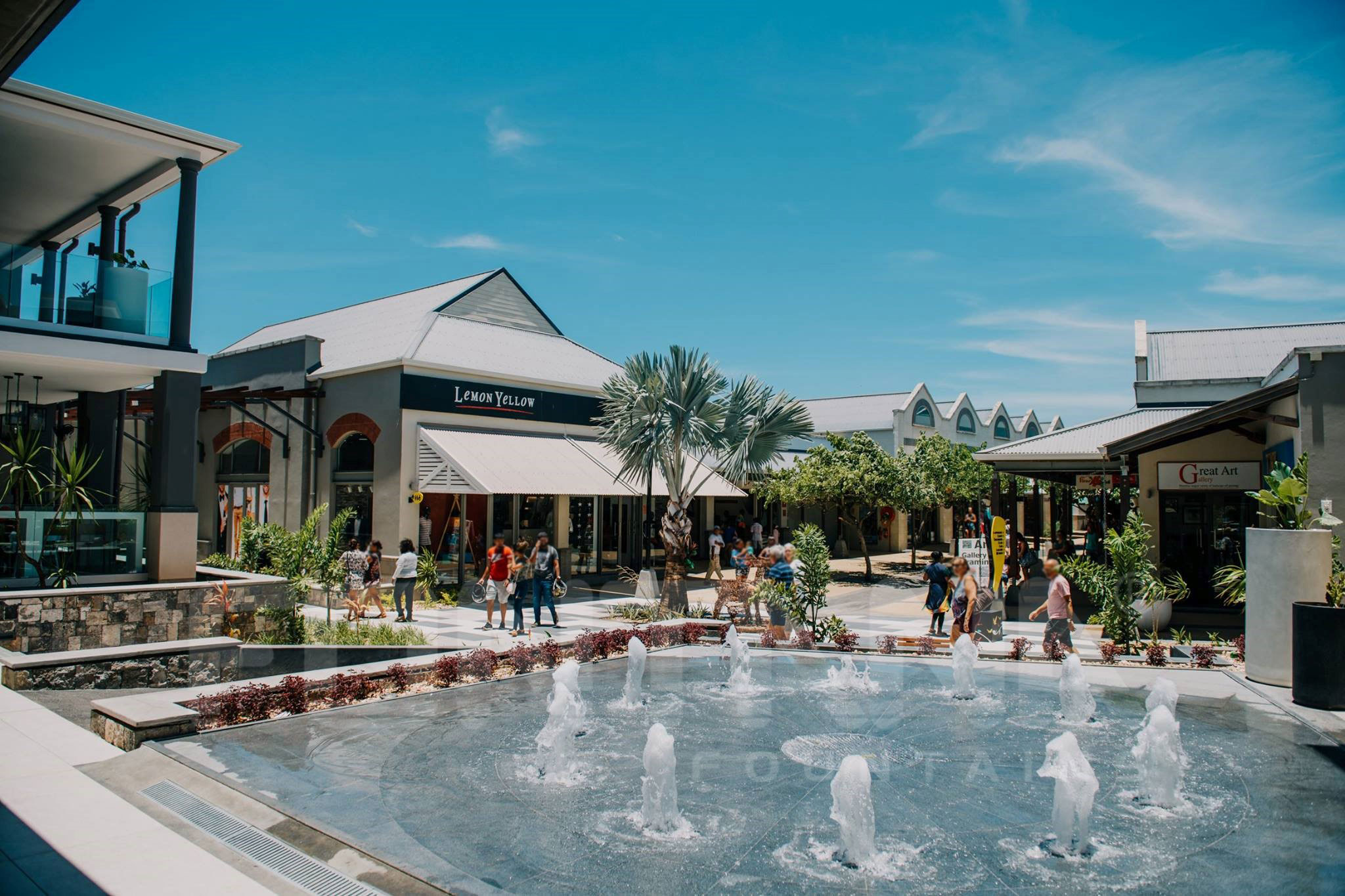 Cascavelle Mall Fontana Fountains