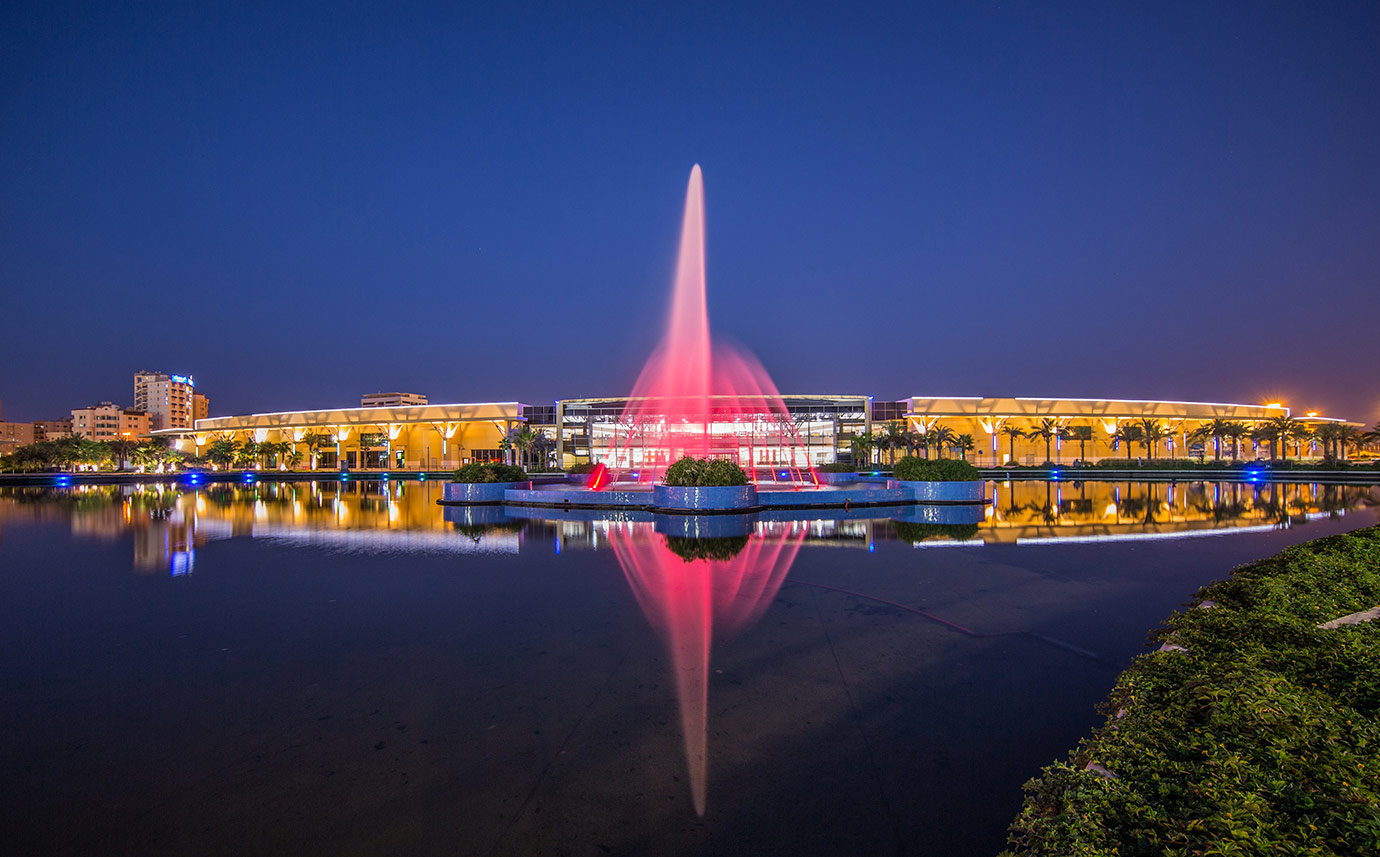 Fontana underwater lighting reference photo of UL1000 lighting up a fountain
