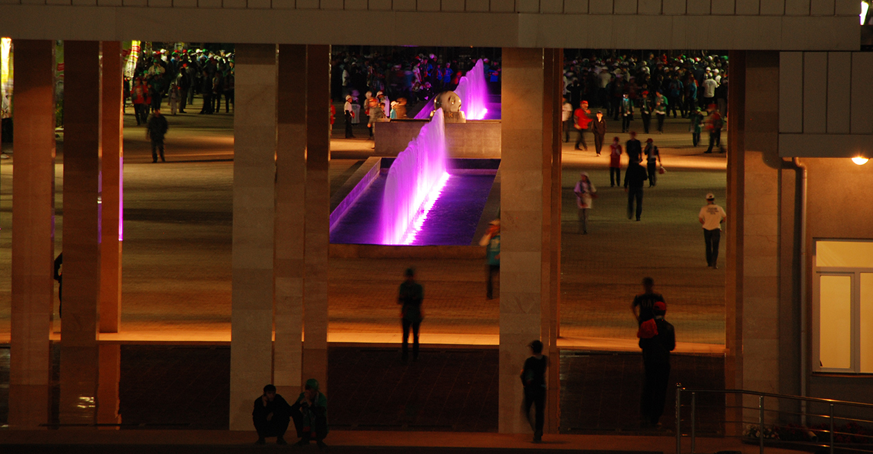 Fontana underwater lighting reference photo of UL650 lighting up a fountain