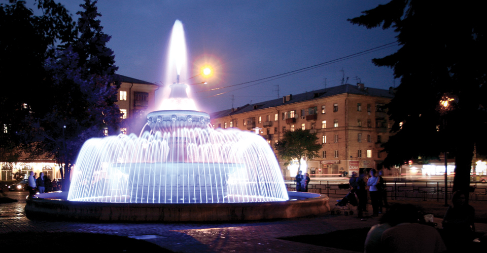 Fontana underwater lighting reference photo of UL650 lighting up a fountain